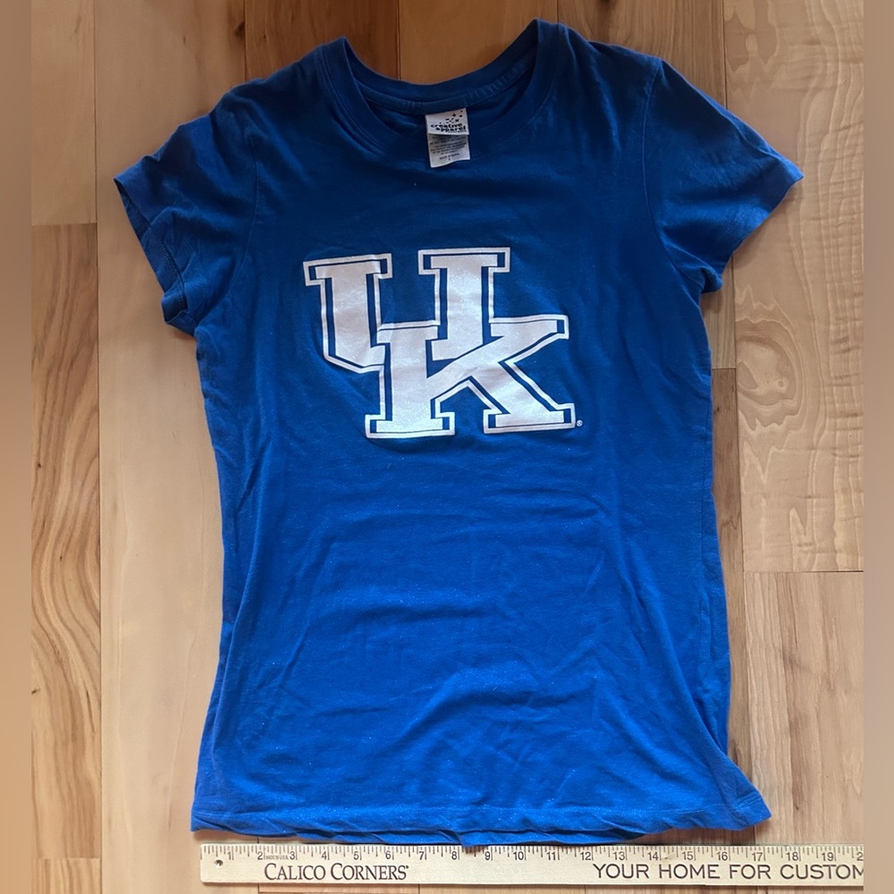 EXCELLENT LIKE NEW CONDITION! UK Emblem Tee